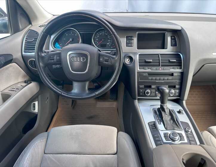 Audi Q7 17