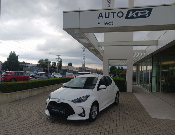 Toyota Yaris 1