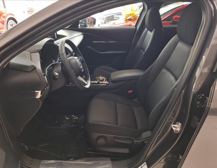 Mazda CX-30 4