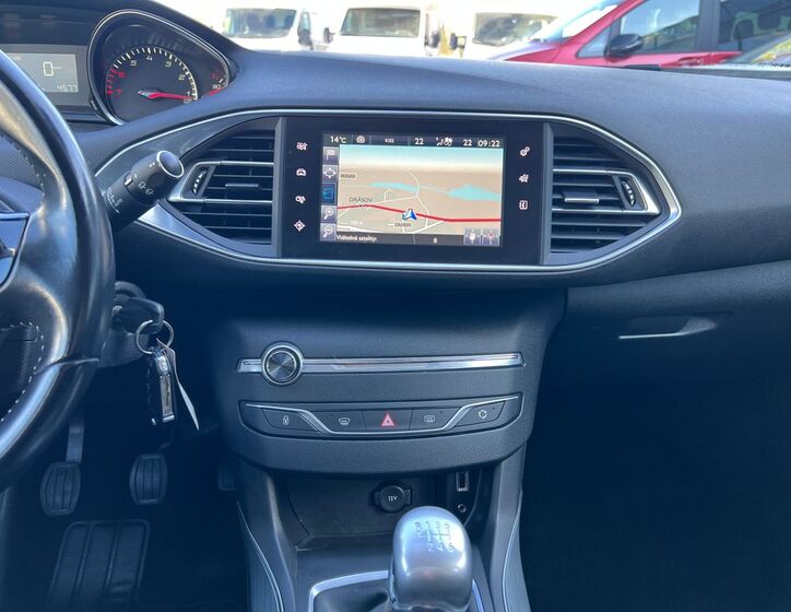 Peugeot 308 11