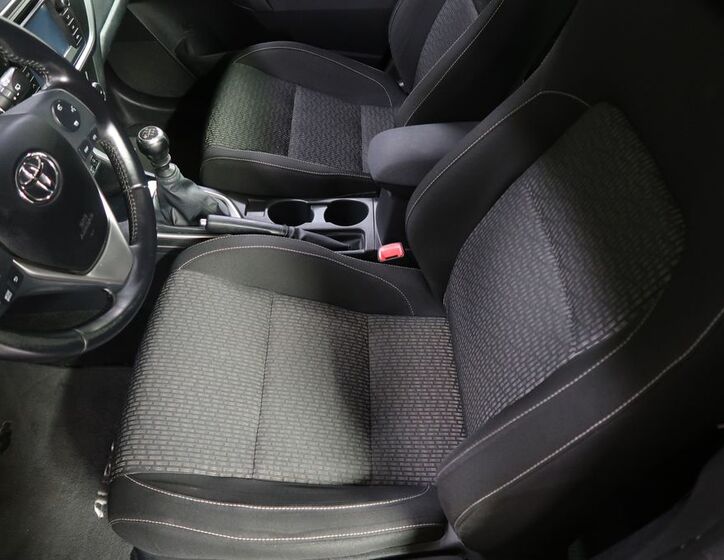 Toyota Auris 9