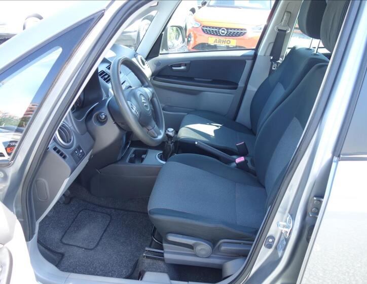 Suzuki SX4 10