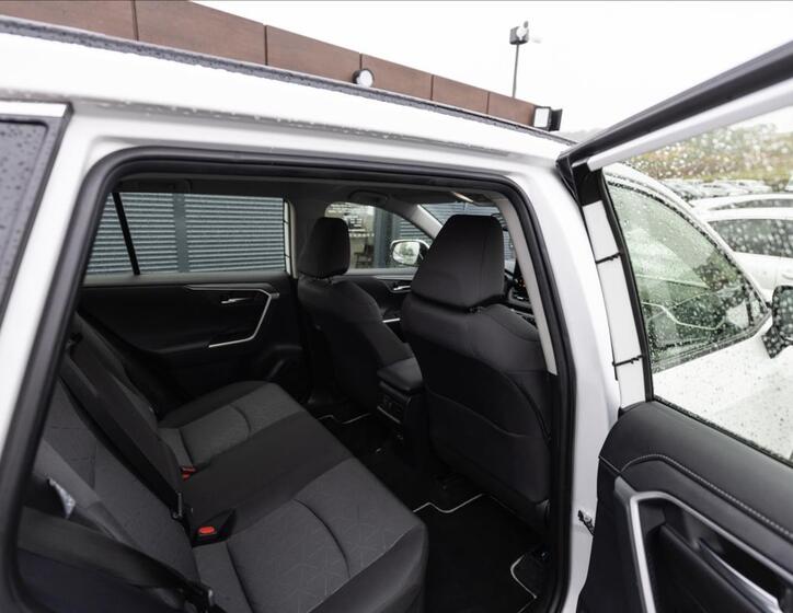 Toyota RAV4 12