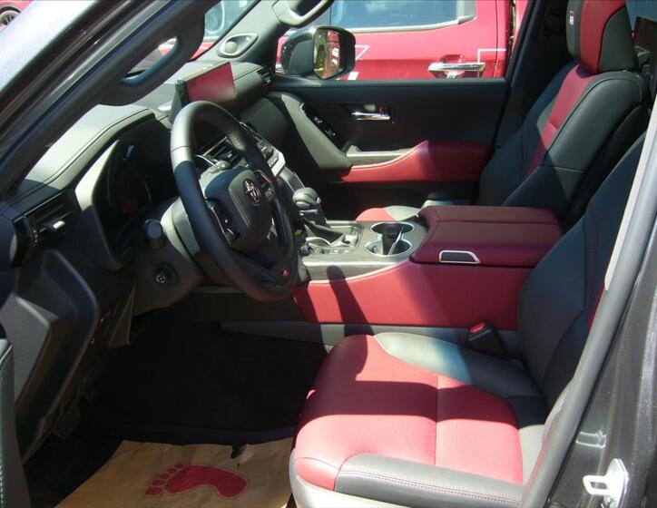 Toyota Land Cruiser 7