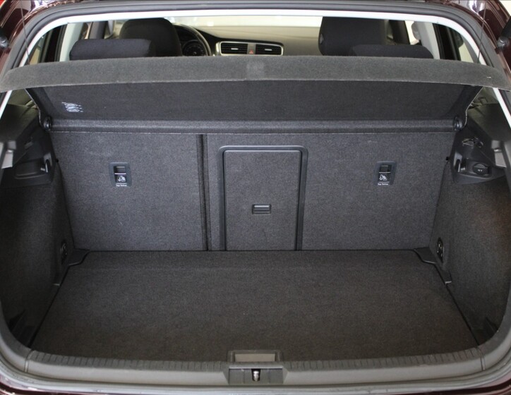 Volkswagen Golf 16