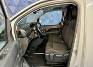 Toyota ProAce 9