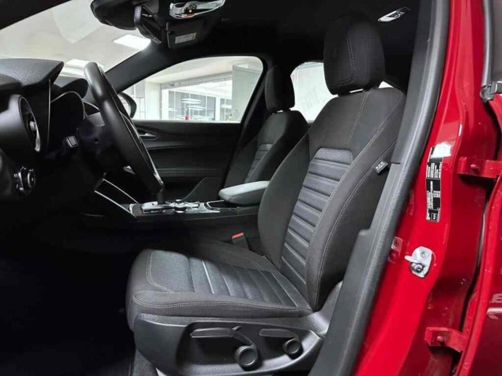 Alfa Romeo Stelvio 7