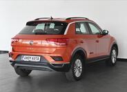 Volkswagen T-Roc 3