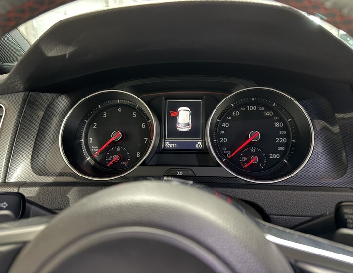 Volkswagen Golf 10