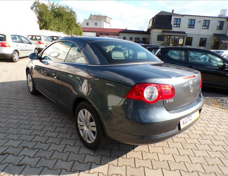 Volkswagen EOS 4