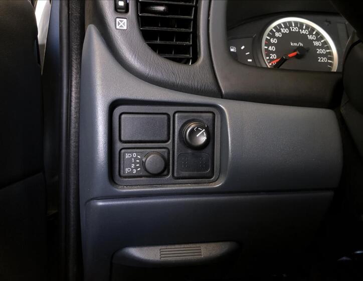 Nissan Almera 21