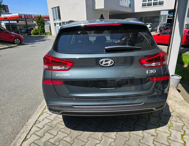 Hyundai i30 4