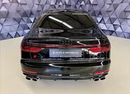 Audi S8 5