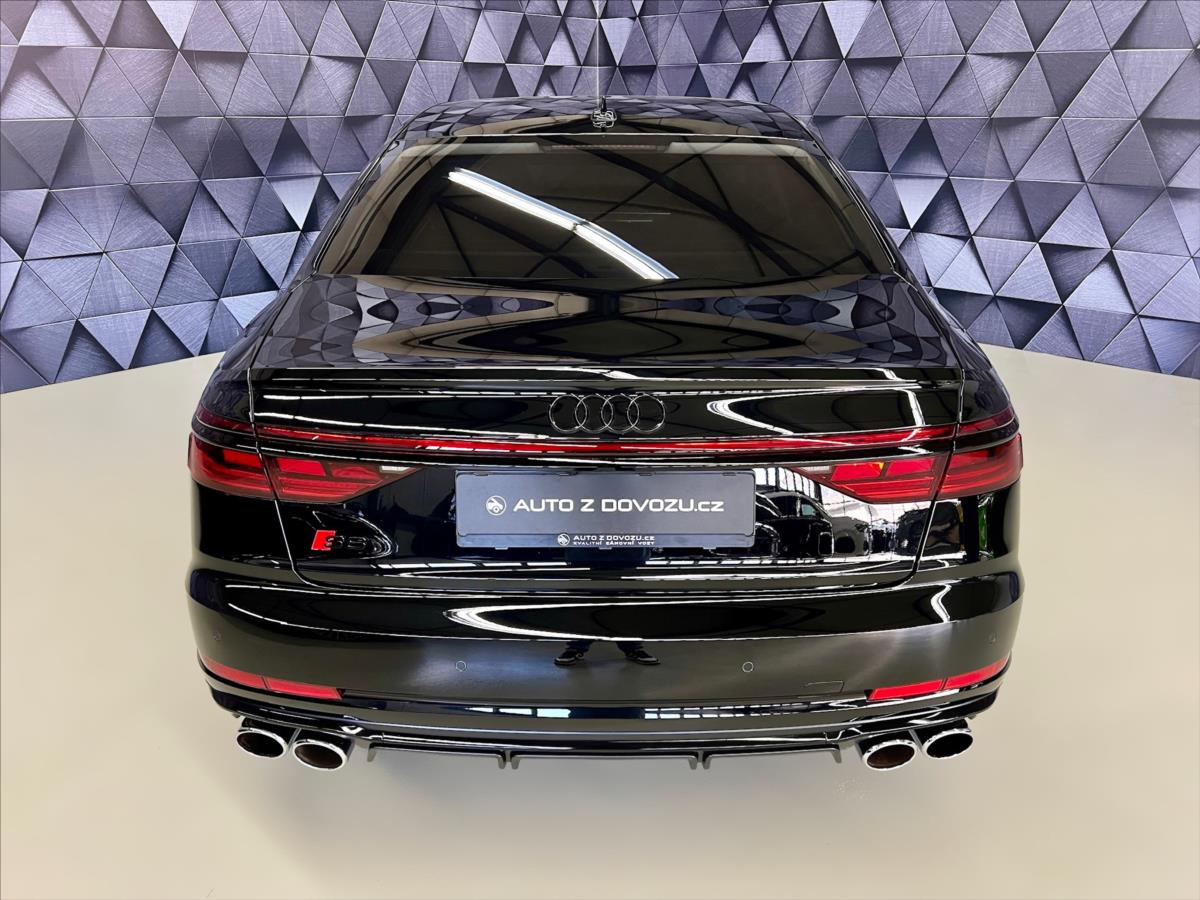 Audi S8