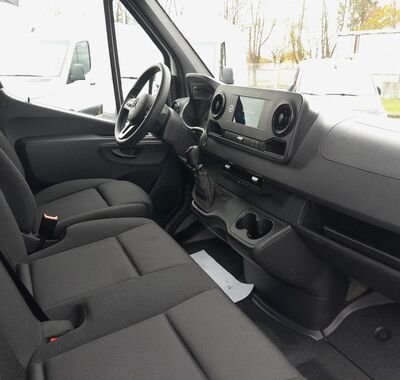 Mercedes-Benz Sprinter 12