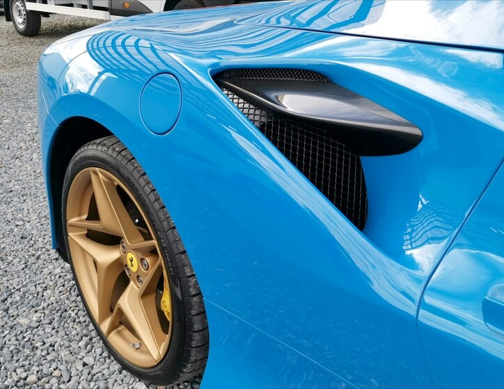 Ferrari F8 11