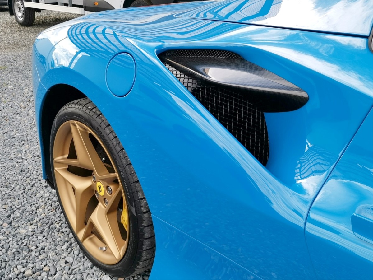 Ferrari F8