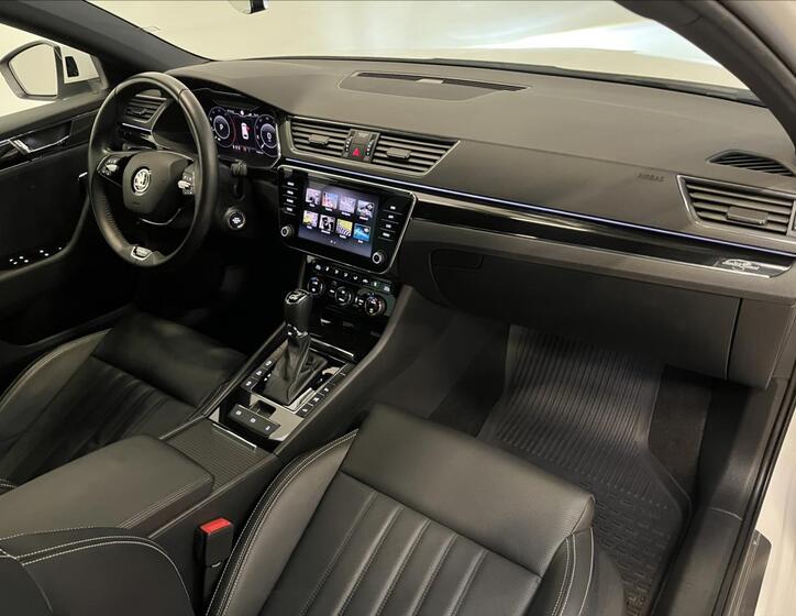 Škoda Superb 22