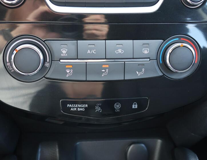 Nissan Qashqai 24