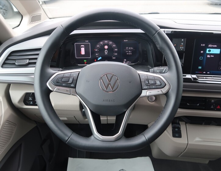 Volkswagen Multivan 13