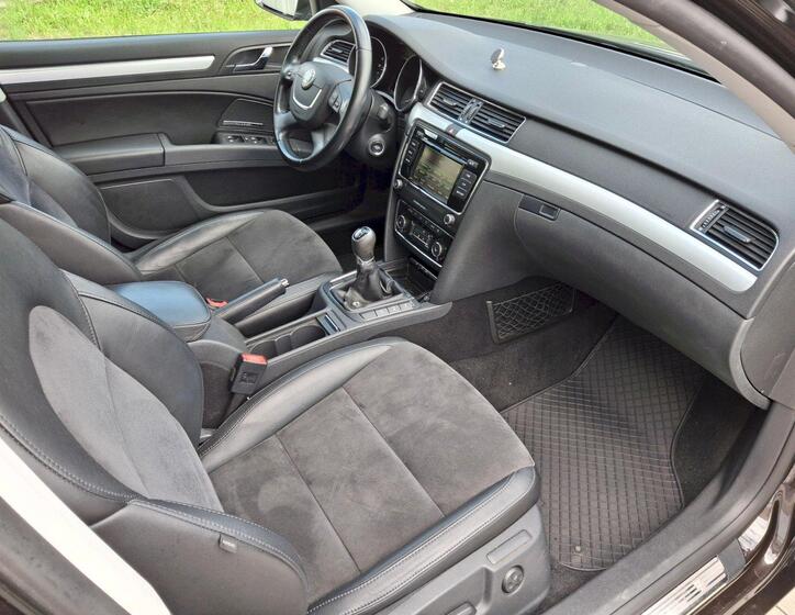 Škoda Superb 14