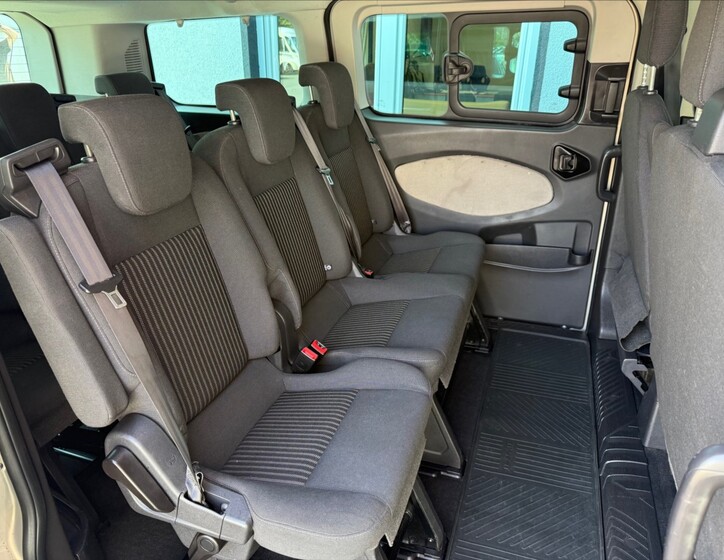 Ford Tourneo Custom 21