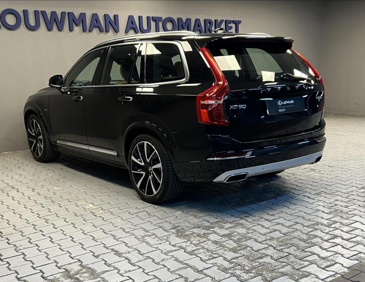 Volvo XC90 13