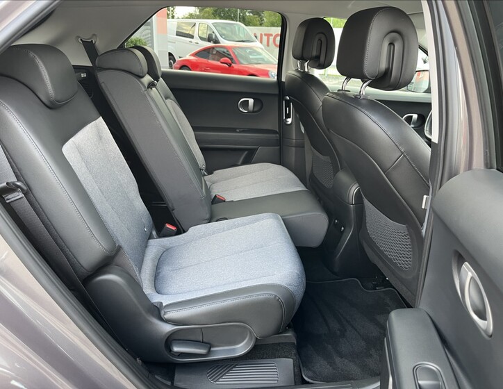 Hyundai IONIQ 26