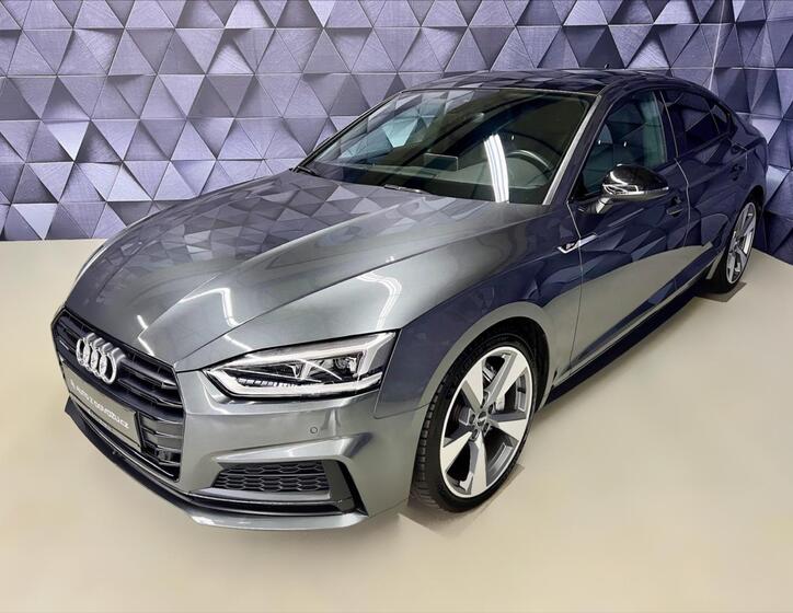 Audi A5 1