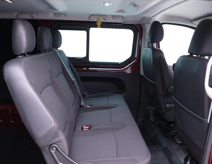 Renault Trafic 13