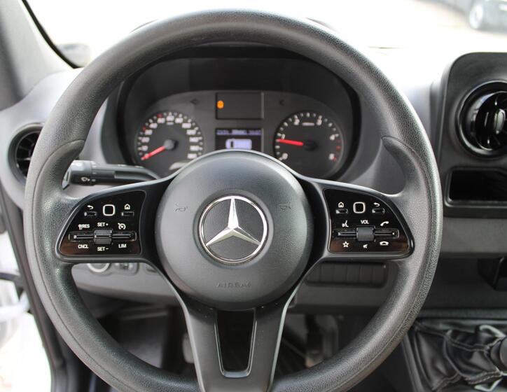 Mercedes-Benz Sprinter 12