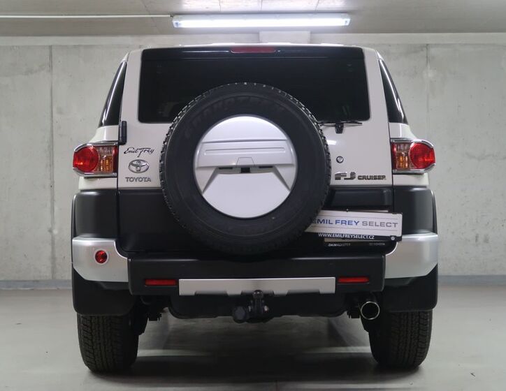 Toyota FJ 6