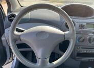 Toyota Yaris 12