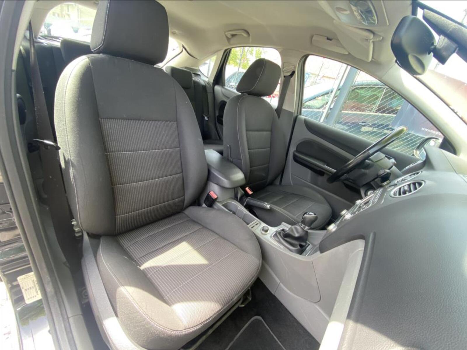 Ford Focus 24