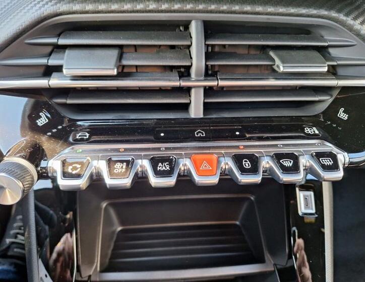Peugeot 2008 13