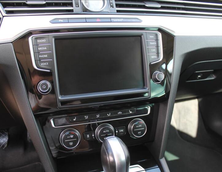 Volkswagen Passat 11