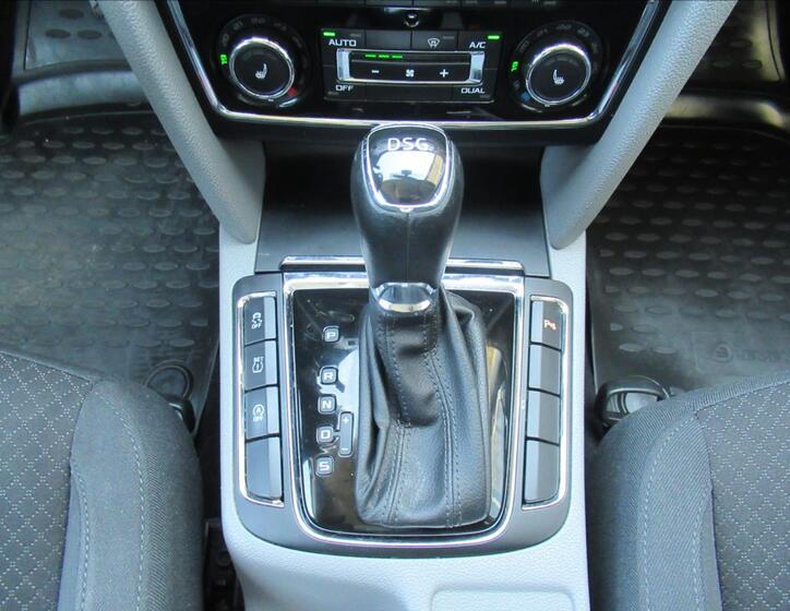 Škoda Superb 11