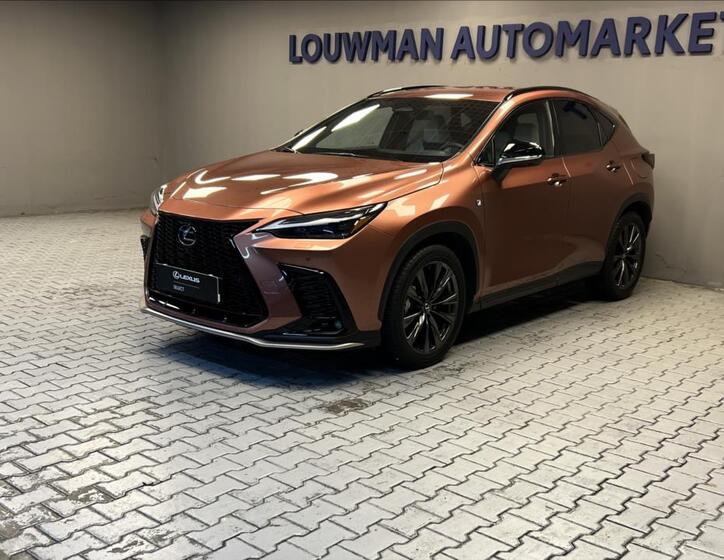 Lexus NX 450h plus 1