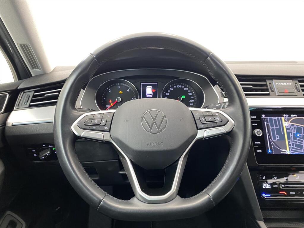 Volkswagen Passat 10