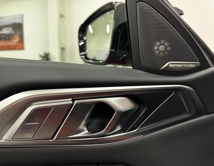 BMW M4 9
