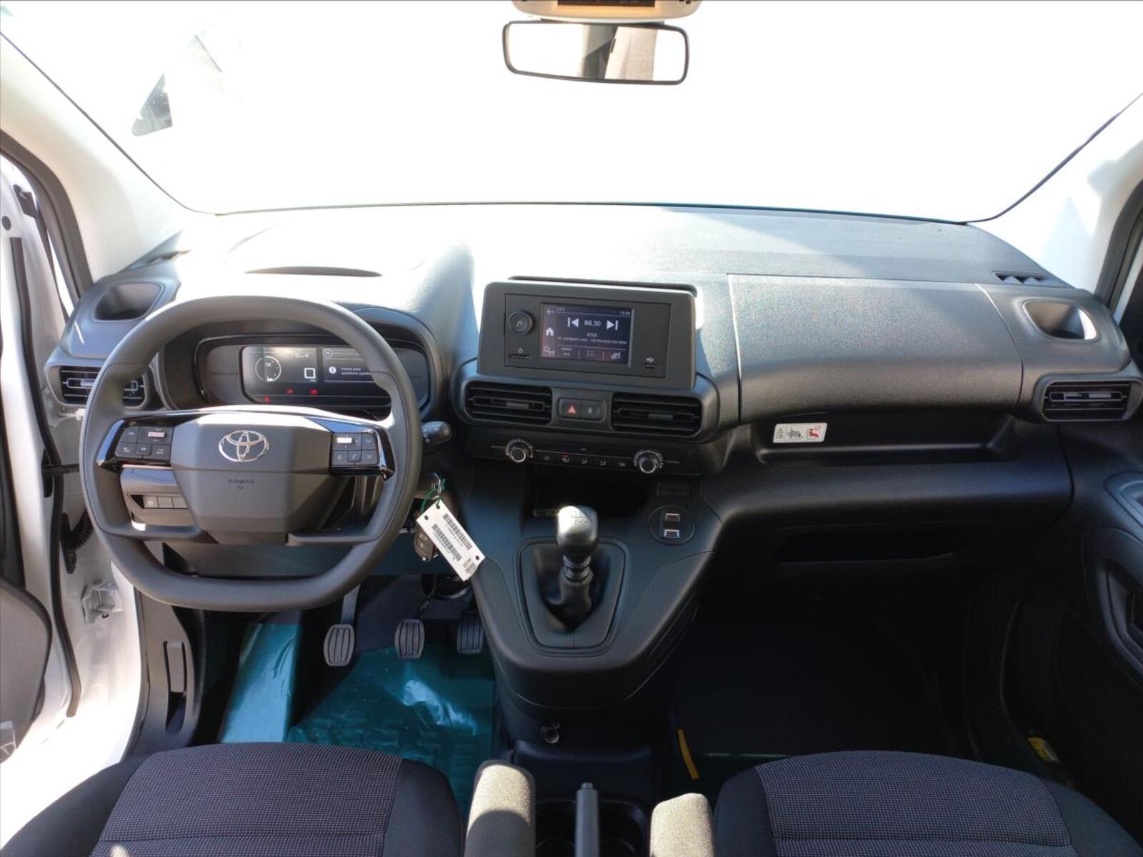 Toyota ProAce City 13