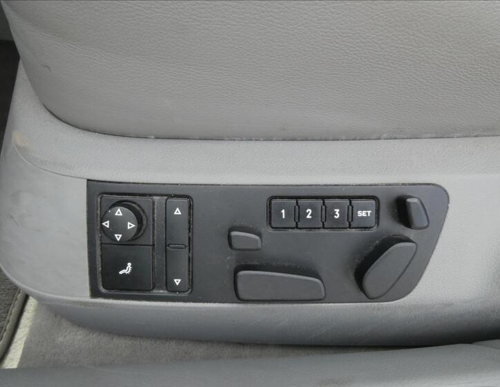 Volkswagen Phaeton 31