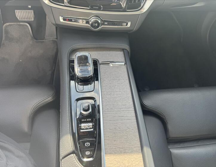 Volvo S90 15