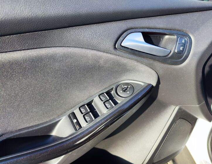 Ford Focus 25
