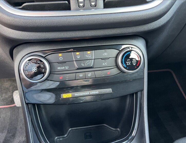 Ford Puma 27