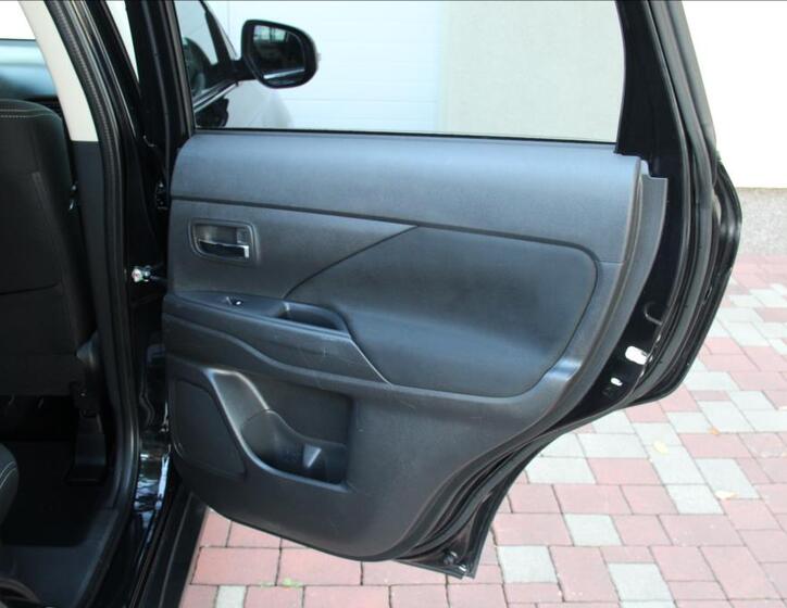 Mitsubishi Outlander 21
