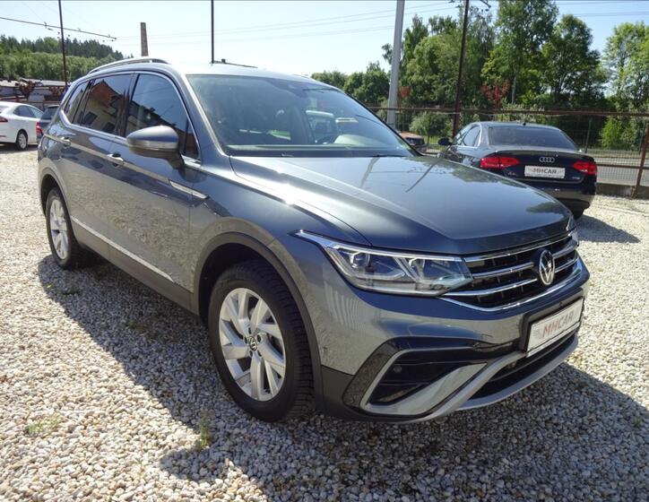 Volkswagen Tiguan 9