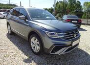 Volkswagen Tiguan 9