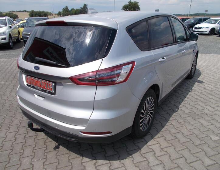 Ford S-MAX 10