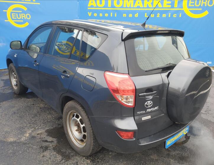 Toyota RAV4 6